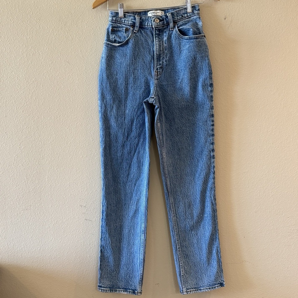 Abercrombie 90s Straight Jeans Curve Love Ultra High Rise 26 / 2R Light Wash